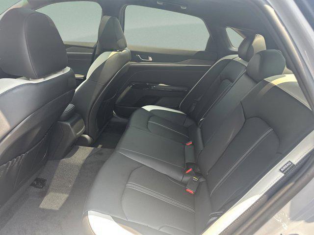 Photo of 2025 Wolf Gray Kia K5