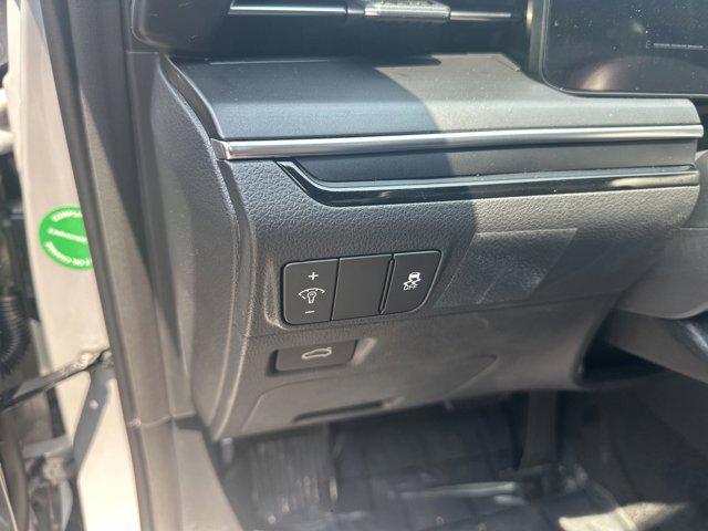 Photo of 2025 Wolf Gray Kia K5