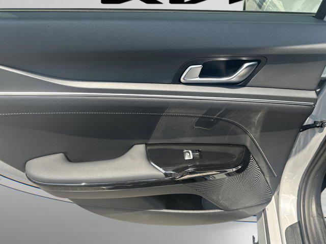 Photo of 2025 Wolf Gray Kia K5
