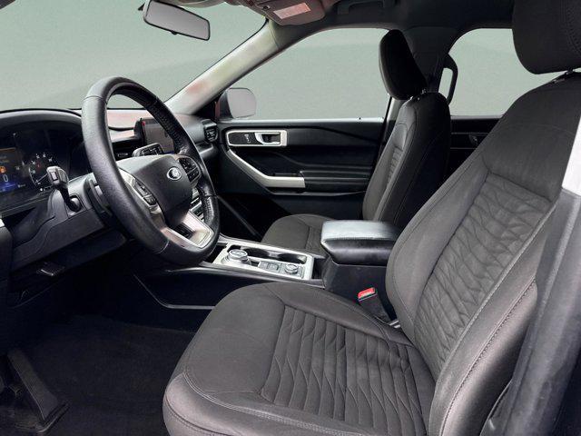 Photo of 2021 Agate Black Metallic Ford Explorer