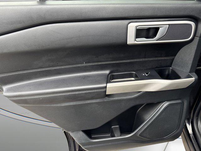 Photo of 2021 Agate Black Metallic Ford Explorer