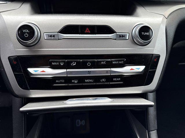 Photo of 2021 Agate Black Metallic Ford Explorer