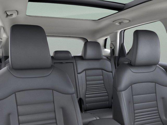 Photo of 2025 Glacial White Pearl Kia Sportage