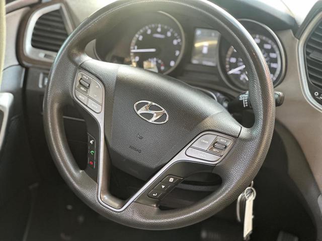 Photo of 2017 GRAY Hyundai Santa Fe Sport