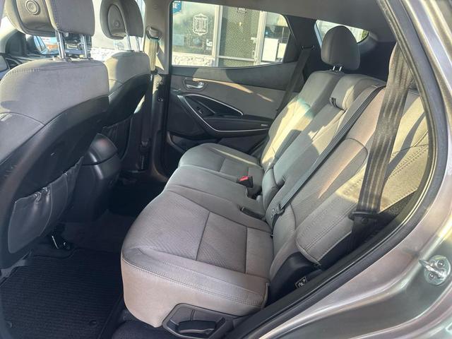 Photo of 2017 GRAY Hyundai Santa Fe Sport
