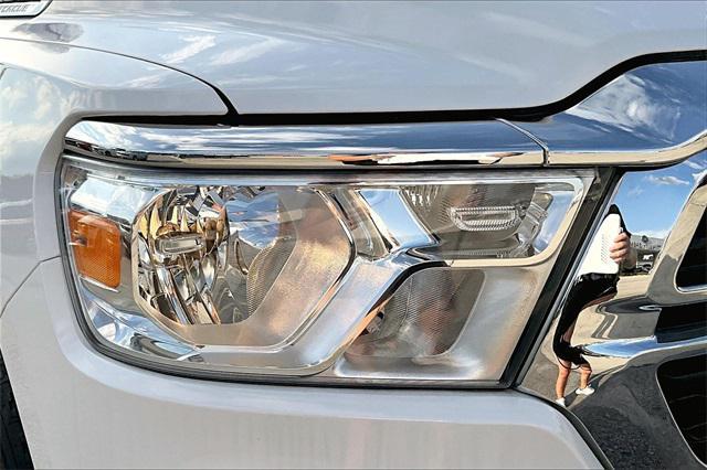 Photo of 2023 Bright White Clearcoat RAM 1500
