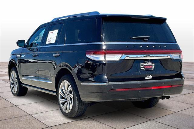 Photo of 2022 Black Metallic Lincoln Navigator