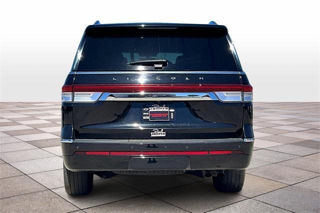 Photo of 2022 Black Metallic Lincoln Navigator