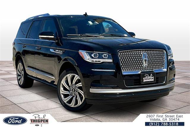 Photo of 2022 Black Metallic Lincoln Navigator