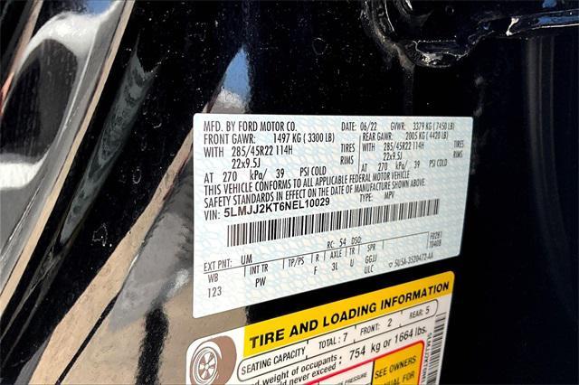 Photo of 2022 Black Metallic Lincoln Navigator
