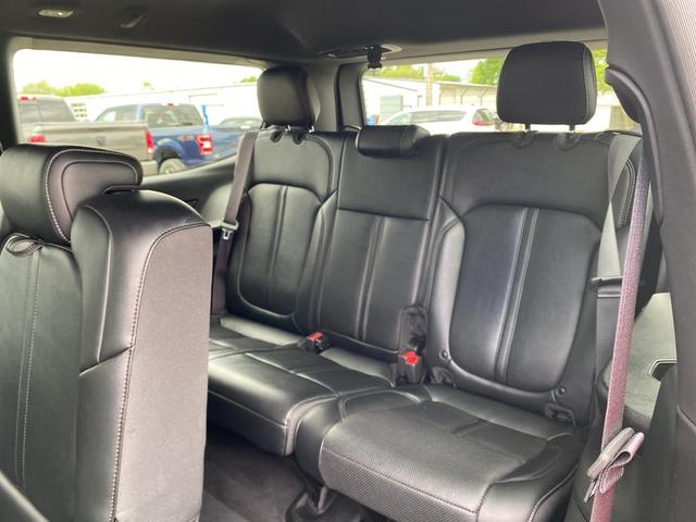 Photo of 2024 Diamond Black Crystal Pearlcoat Jeep Wagoneer