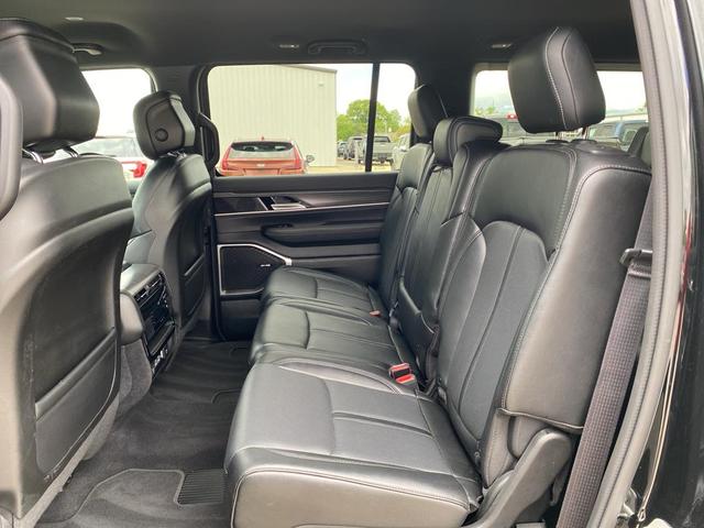 Photo of 2024 Diamond Black Crystal Pearlcoat Jeep Wagoneer