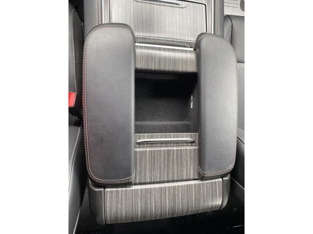 Photo of 2024 Diamond Black Crystal Pearlcoat Jeep Wagoneer