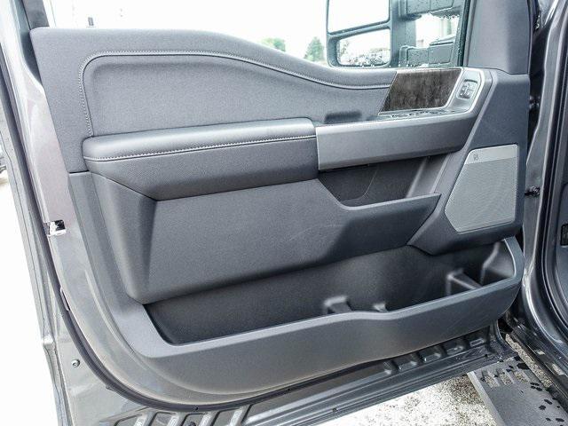 Photo of 2025 Carbonized Gray Metallic Ford F-250