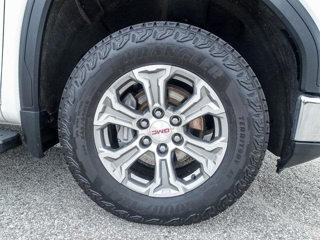 Photo of 2022 Summit White GMC Sierra 1500