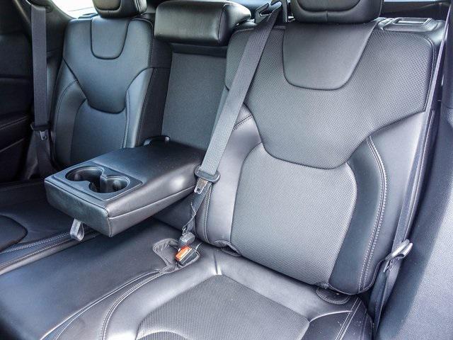 Photo of 2020 Bright White Clearcoat Jeep Cherokee