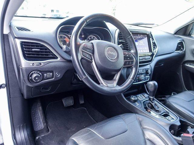 Photo of 2020 Bright White Clearcoat Jeep Cherokee