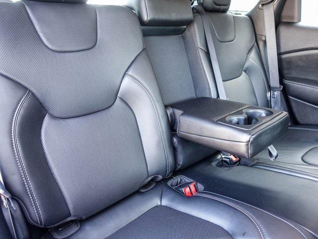 Photo of 2020 Bright White Clearcoat Jeep Cherokee