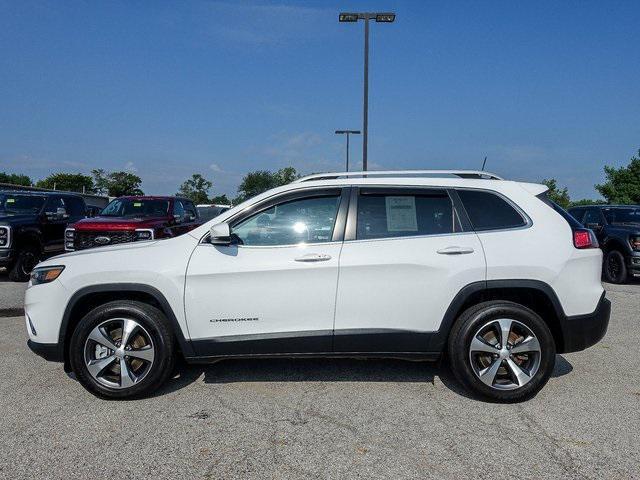 Photo of 2020 Bright White Clearcoat Jeep Cherokee
