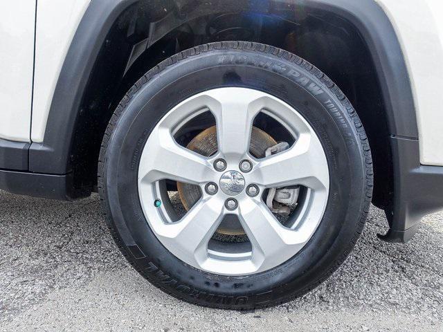 Photo of 2021 White Clearcoat Jeep Compass