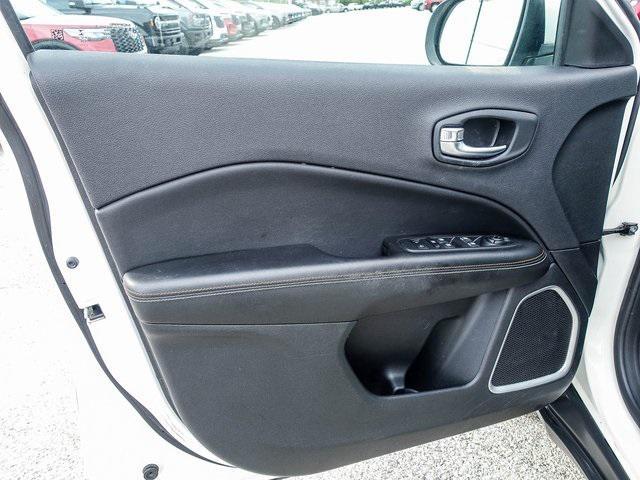 Photo of 2021 White Clearcoat Jeep Compass