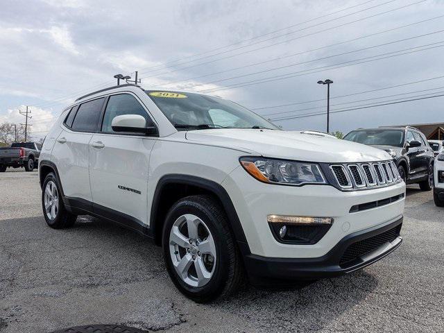 Photo of 2021 White Clearcoat Jeep Compass