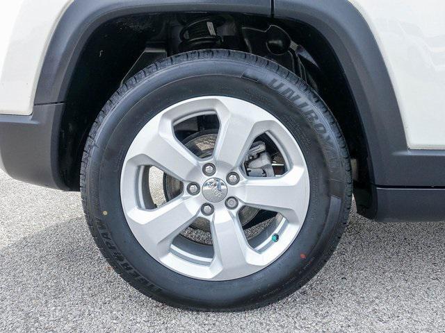 Photo of 2021 White Clearcoat Jeep Compass