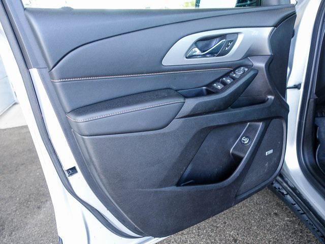 Photo of 2019 Silver Ice Metallic Chevrolet Traverse