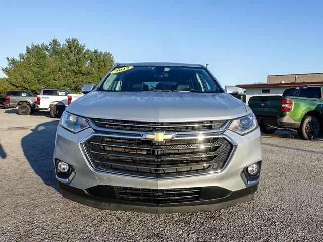 Photo of 2019 Silver Ice Metallic Chevrolet Traverse