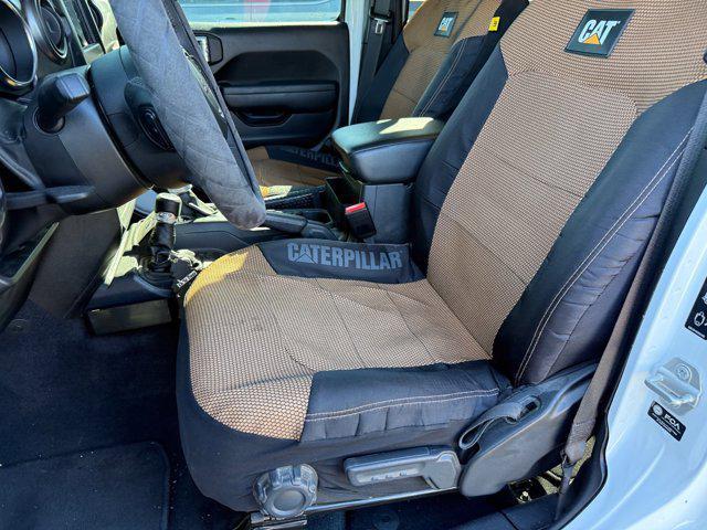 Photo of 2023 Bright White Clearcoat Jeep Gladiator