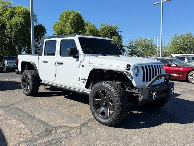 Photo of 2023 Bright White Clearcoat Jeep Gladiator
