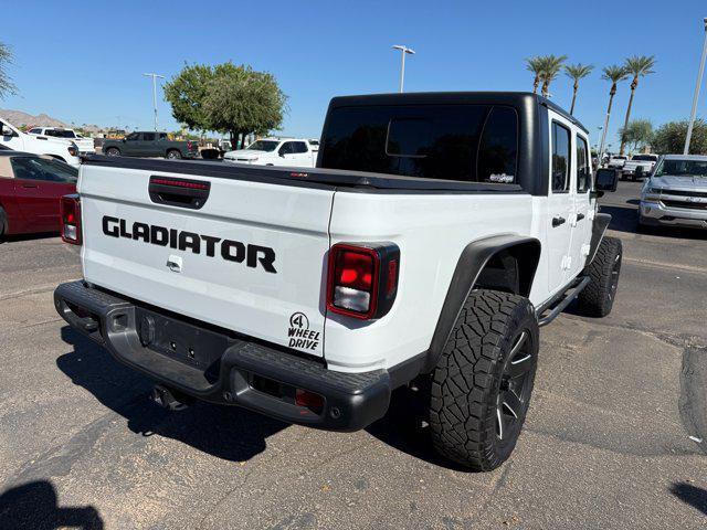 Photo of 2023 Bright White Clearcoat Jeep Gladiator