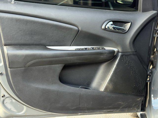 Photo of 2020 Destroyer Gray Clearcoat Dodge Journey