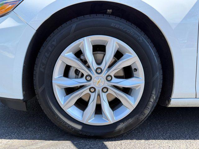 Photo of 2023 Summit White Chevrolet Malibu