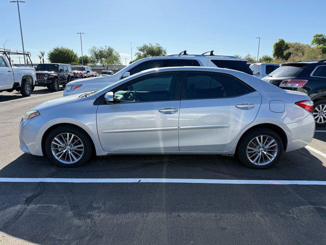Photo of 2015 CLASSIC SILVER METALLIC Toyota Corolla