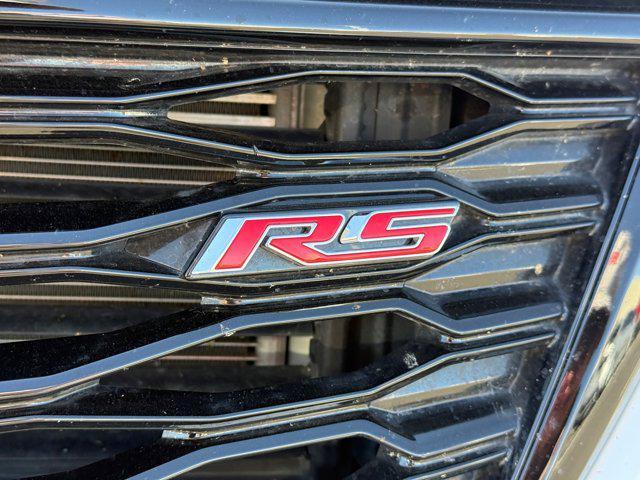 Photo of 2024 Iridescent Pearl Tricoat Chevrolet Equinox