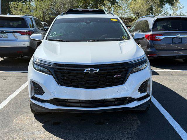 Photo of 2024 Iridescent Pearl Tricoat Chevrolet Equinox