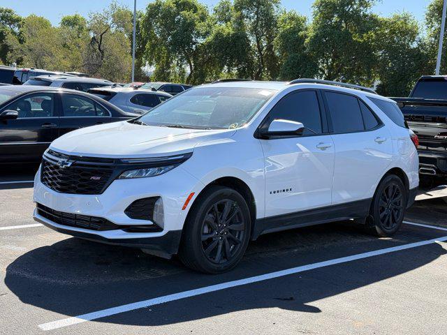 Photo of 2024 Iridescent Pearl Tricoat Chevrolet Equinox