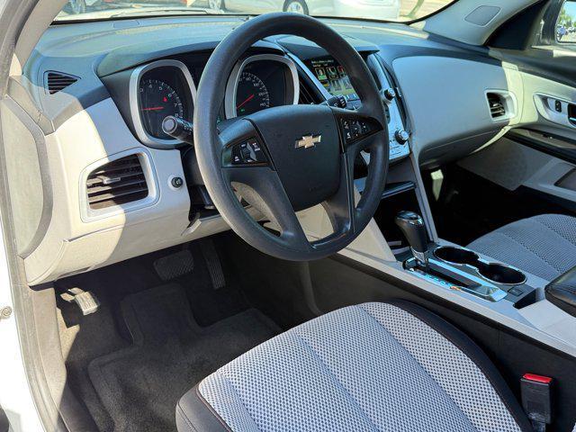 Photo of 2017 Summit White Chevrolet Equinox