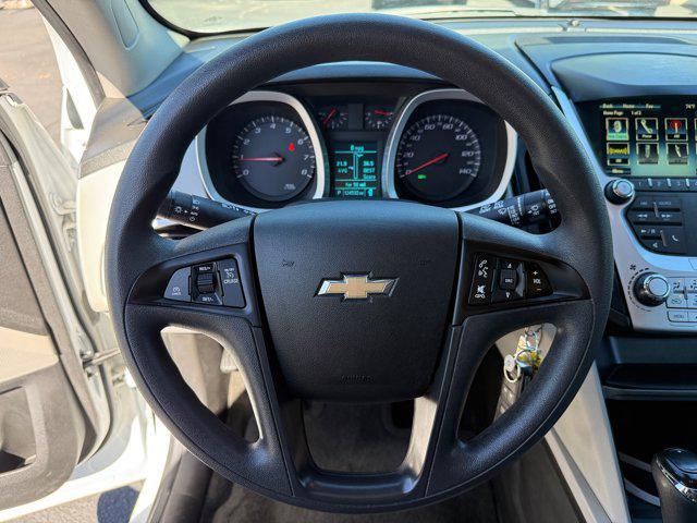 Photo of 2017 Summit White Chevrolet Equinox