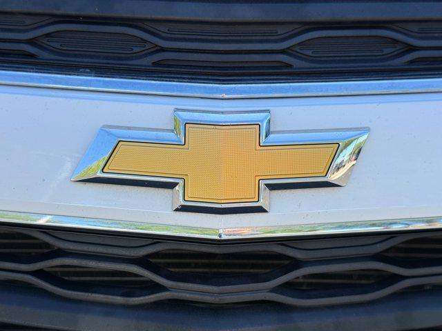 Photo of 2017 Summit White Chevrolet Equinox