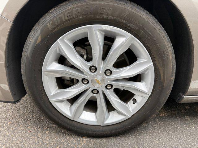 Photo of 2024 Mineral Gray Metallic Chevrolet Malibu