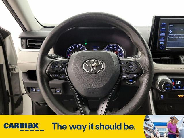 Photo of 2021 White Toyota RAV4