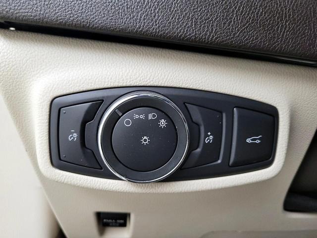 Photo of 2018 Pearl Lincoln MKC