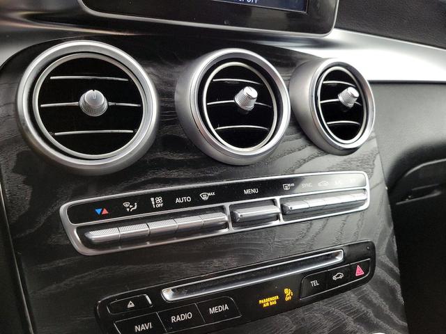Photo of 2018 White Mercedes-Benz GLC 300