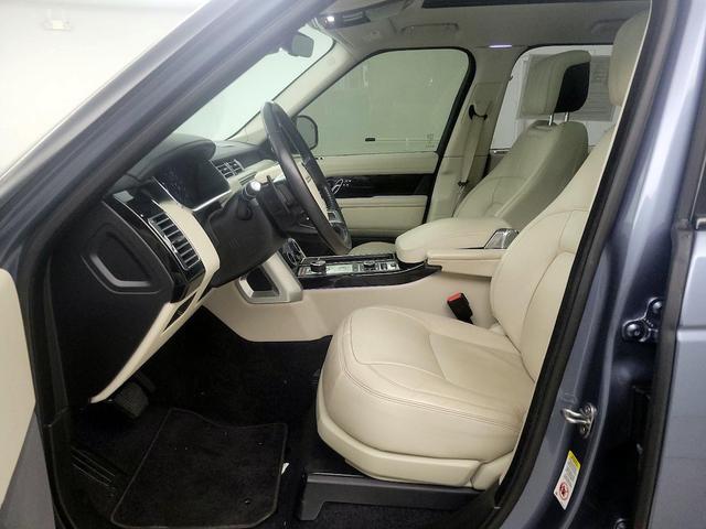 Photo of 2021 Blue Land Rover Range Rover