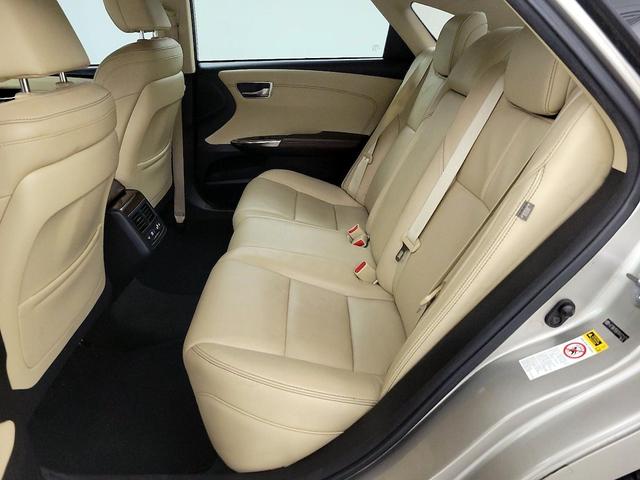 Photo of 2013 Gold Toyota Avalon