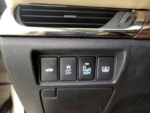 Photo of 2013 Gold Toyota Avalon
