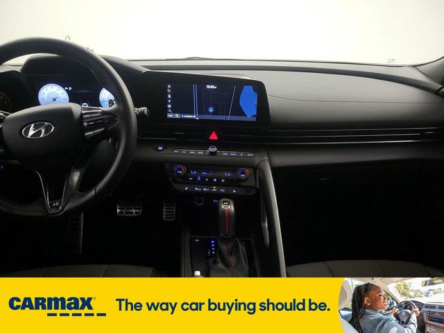 Photo of 2023 Blue Hyundai ELANTRA