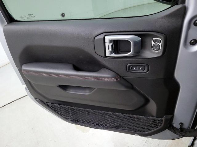 Photo of 2023 Silver Jeep Wrangler